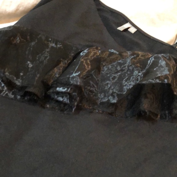 Blk Ruffle Tank - Picture 2 of 2